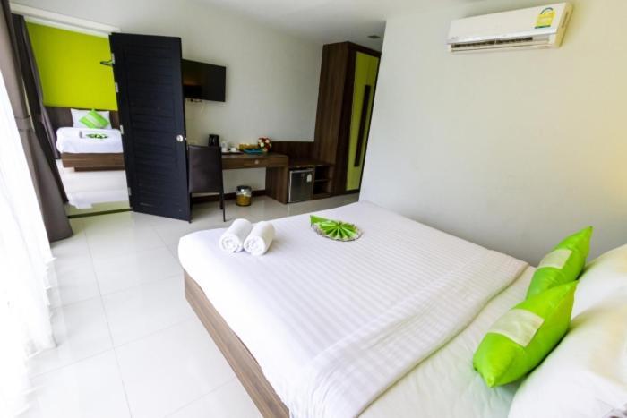 Dipantai Boutique Beach Resort Patong Exterior foto
