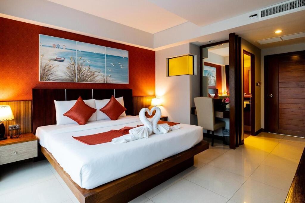 Dipantai Boutique Beach Resort Patong Exterior foto