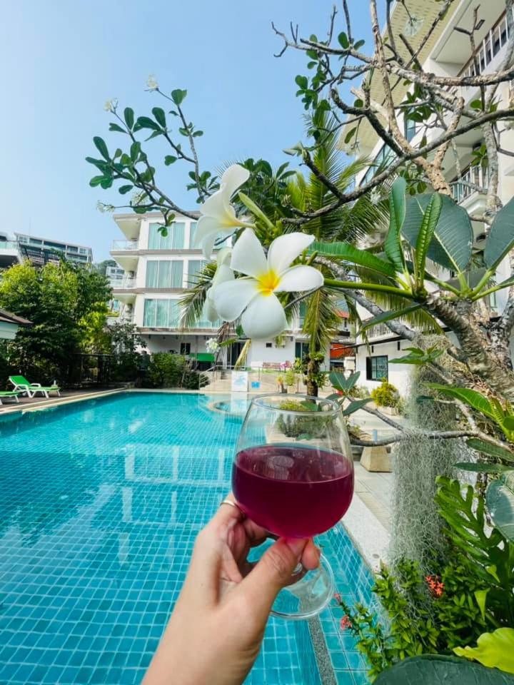 Dipantai Boutique Beach Resort Patong Exterior foto