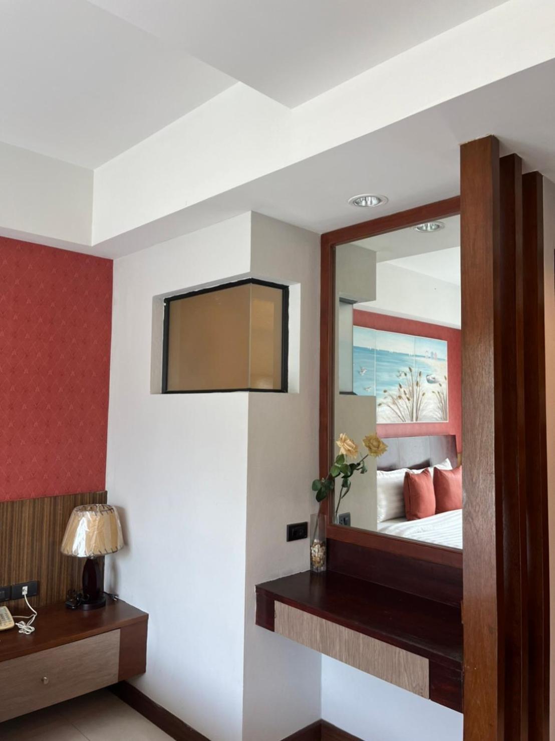 Dipantai Boutique Beach Resort Patong Exterior foto